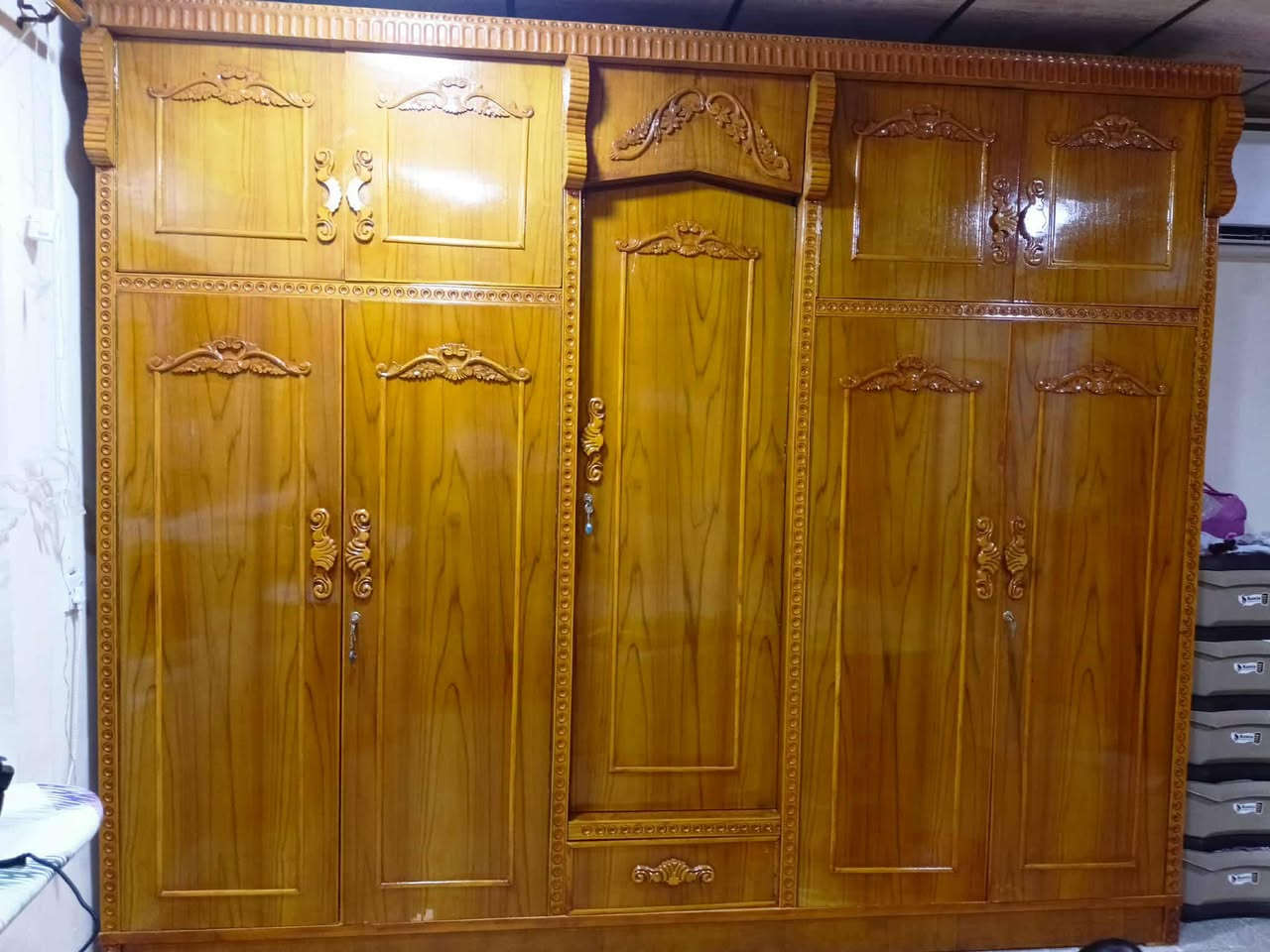 للبيع غرفه جديدة ٨٠٠الف ***********
