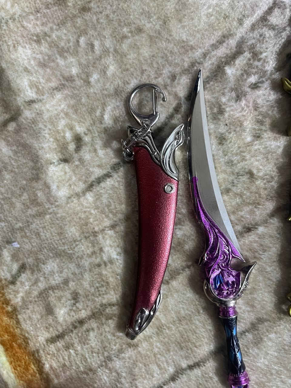 سلام وعليكم سيوف انمي ٣قطع كلش حلوات اعلى سعر ابيع للاستفسار ***********
