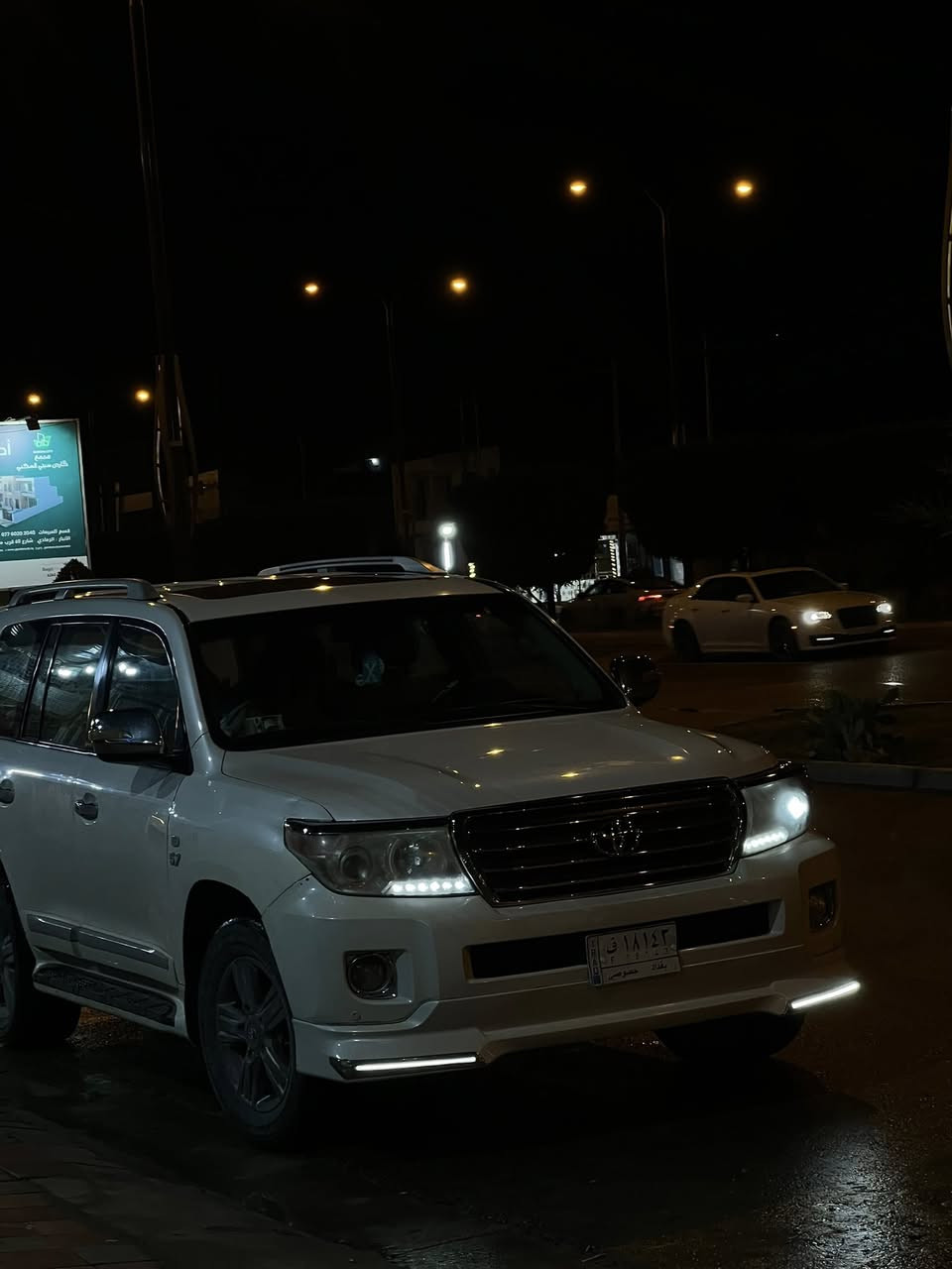 السلام عليكم لاندكروز  vxr 1/1 V8 موصفات لكزز
كفاله فقط نص جاملغ صبغ والباقي سياره بعدها جديده 
رقم بغداد ب اسمي تحويل مباشر 
السياره عندي صارلها ٨ سنوات وعلى ايدي 
السعر ٢٨٥ وبي مجال لطيبين 
 مبارك على الي ياخذها عنواني الانبار الفلوجة 
***********
