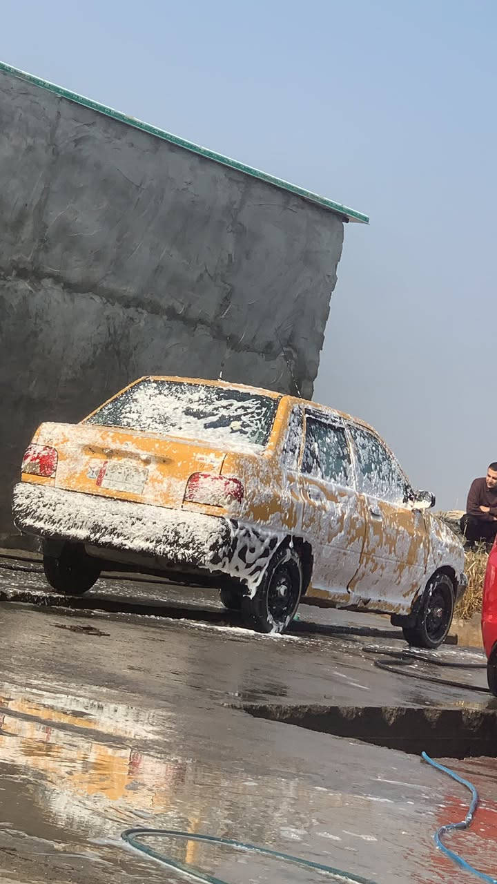 سايبه صفره مديل 14 سنويته صاقطه تاخذه مصفره من كشي مكينه كيه برايد جديده كهربائياته كله شغاله حته الماسحات 18وبيه مجال قليل عنوان بصره قضاء المدينه رقم ***********
