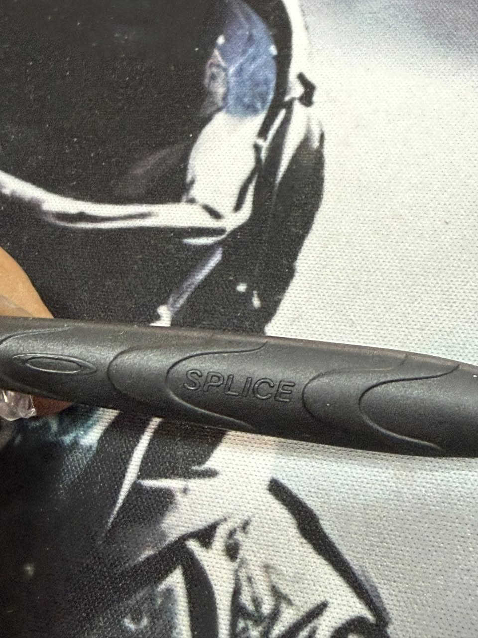 نضاره اوكلي معدن ثقيل .. ع اول تم ١٠ شرط اصلي


**إذا كنت صاحب هذا الإعلان وتريد حذفه لأي سبب، رجاءا أرسل رسالة إلى الدعم الفني**