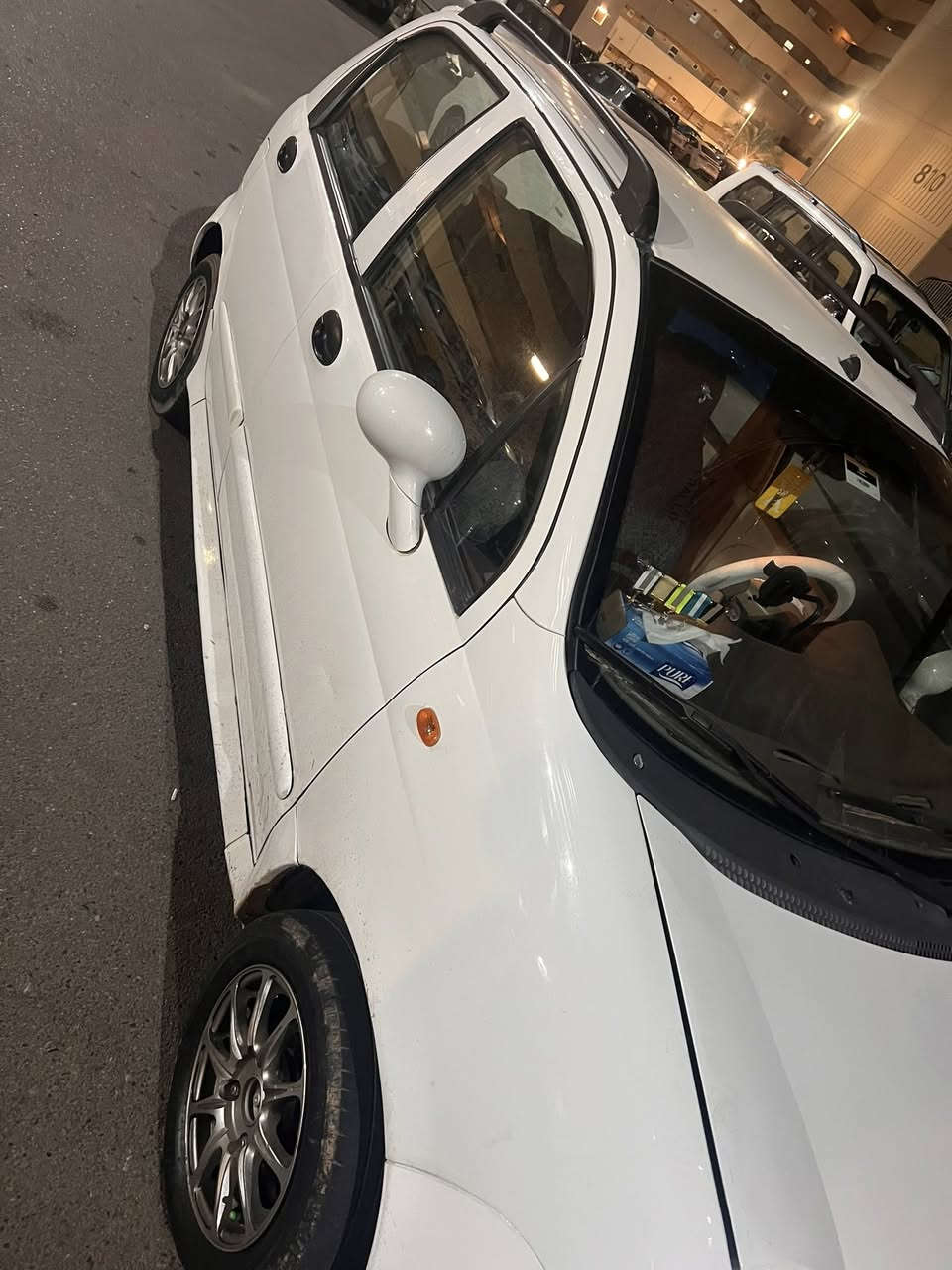 سلام عليكم شيري كيو كيو للبيع  رقم بغداد ماشيه 121000تخم تاير جديد ويكب جديد السياره جاهزه ومكفوله من الضربه والصبغ كهربائيات شغاله السياره مابيها نقص ابد كير مكينه خير وبركه حلوات كير دكم تدفئه تبريد شغال منضومه زنون عالي ناصي الأصلي السياره مرتبه ومناقصها شي السعر 33 وبيها مجال بسيط حك الجيه مكاني مجمع بسمايه للاستفسار ***********
