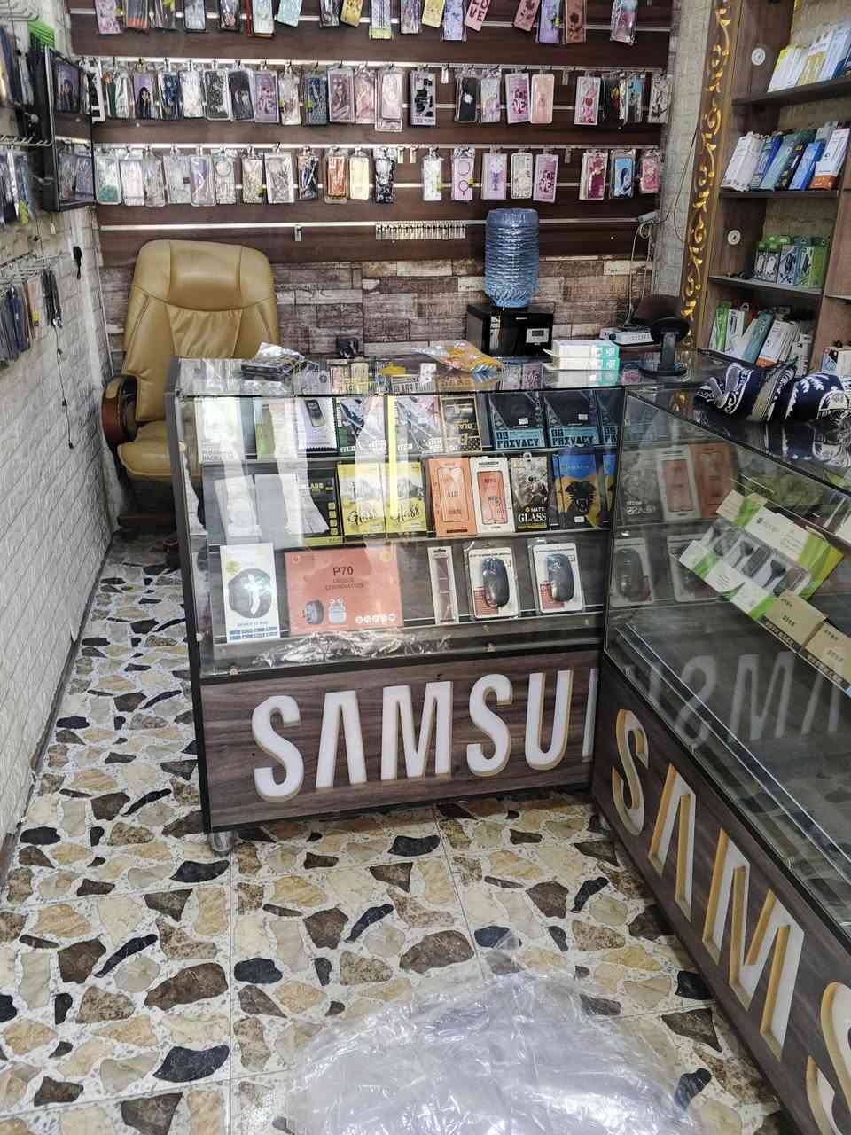 ميوزك مع رفوف للبيع.قاعده كفرات
***********
