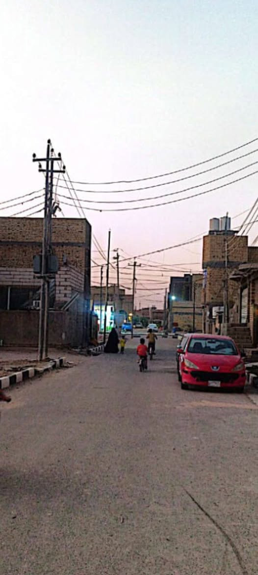 بيت للبيع بالموحية مقاطعة 36 خلفي بناء درجة اولى ثلاثة طوابق عرض الدربونه 160 المساحة 100م بظهر البانزين خانه 
السعر 170ينقطع منها اسكان 30 يسلم بيد صاحب الدار 140 البيت بناء درجة أولى متعوب عليه بي اربع غرف الإتصال ***********
