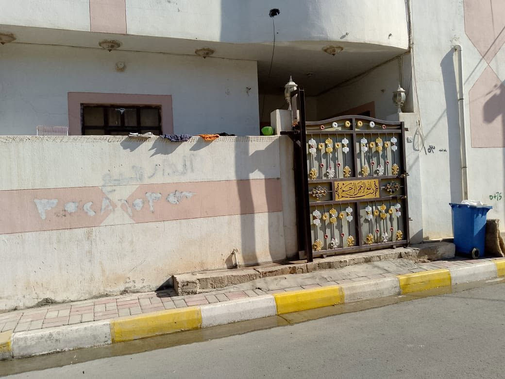 الدار 🏠 للبيع يرهم مراوس
 تأميم قرب مدرسه الحوراء 
مساحته ١٢٠م 
 يحتوي ؏‎ 
3غرف 
صحيات 
مطبخ خارجي 
للاستفسار 
***********
