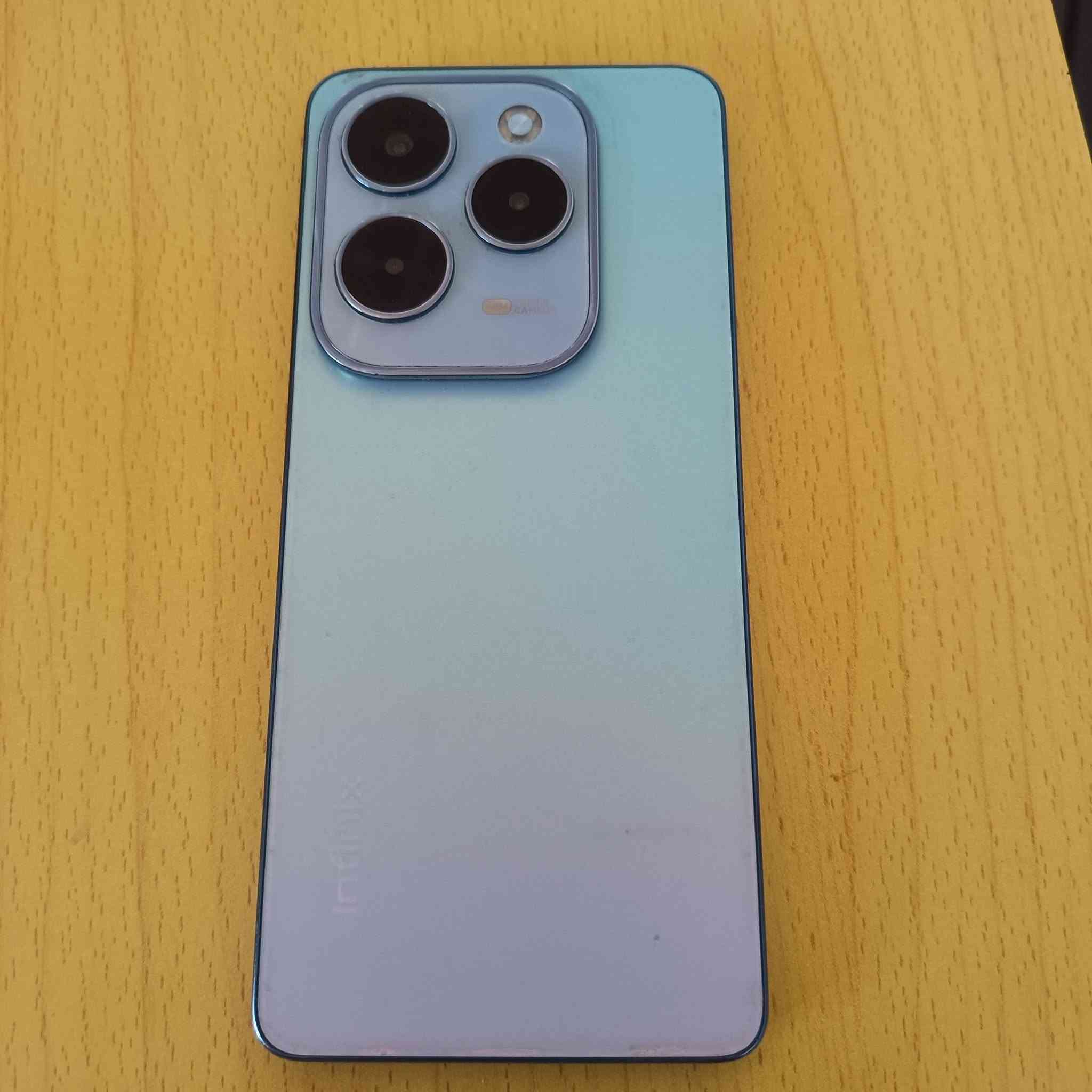 Infinix Hot 40*  
السعر 150 وبيه مجال قليل جهاز للبيع نظيف جدا بدون ملحقات العنوان كربلاء حي العسكري العابد قرب حديقة النور للاستفسار الاتصال على الرقم *********** متواجد واتساب 
المواصفات
- *الرام*: 8GB LPDDR4X
- *التخزين*: 256

### *الشاشة*
- *الحجم*: 6.78 بوصة IPS LCD
- *الدقة*: 1080 x 2460 FHD+
- *معدل التحديث*: 90Hz
- *السطوع*: 500 nits 1aa3bd30

### *الكاميرات*
- *الخلفية*: ثلاثية
    - 50MP أساسية f/1.6
    - 2MP ماكرو
    - 0.08MP مساعدة
    - فلاش رباعي LED
-

### *البطارية والشحن*
- *السعة*: 5000 mAh
- *الشحن السريع*: 33W سلكي - 20% إلى 75% في 35 دقيقة
- *شحن عكسي*: مدعوم 1aa342df

### *أخرى*
- *الصوت*: سماعات ستيريو
- *البصمة*: جانبية
