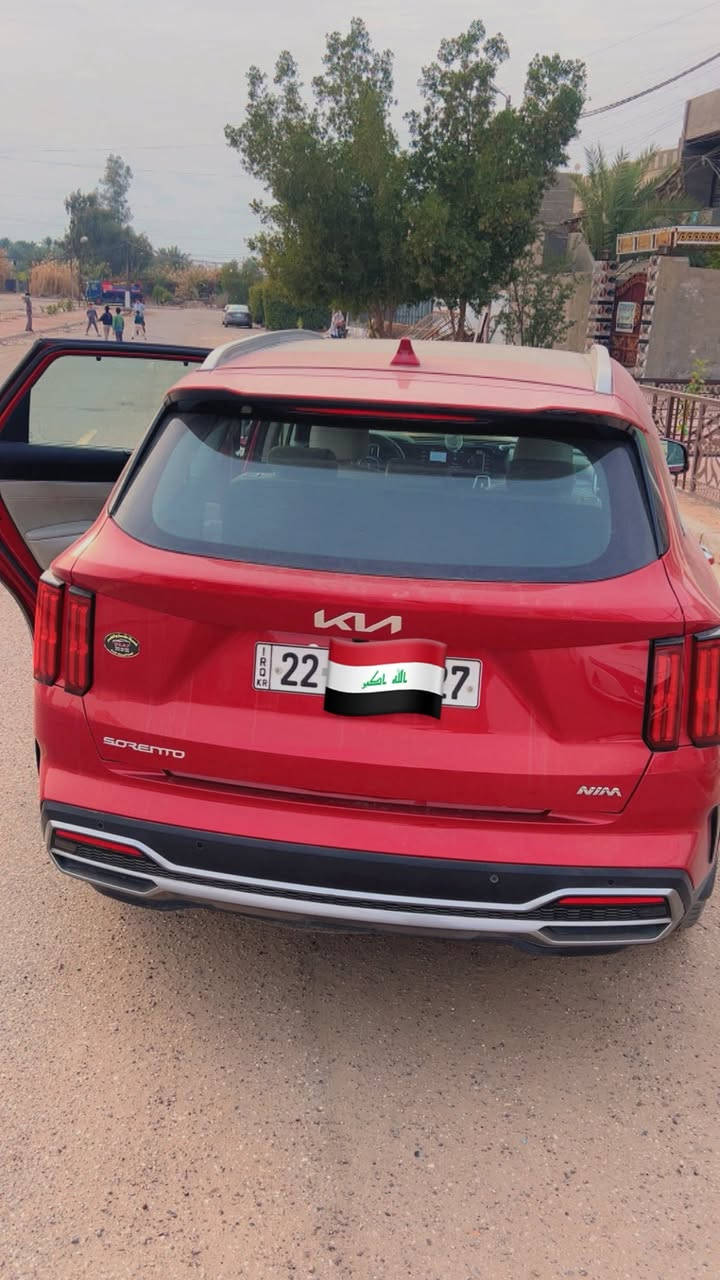السلام عليكم سيارة سورنتو للبيع 2023
خليجي  مكفولة كفاله عامه ⛔️
فوول مواصفات  1/1. 
5 كاميرات  محيطه بل كامل 360 درجة
رقم شمالي اربيل 

شاشة ديجيتل مواصفاته    

داخل كريمي جلد 

كشنات تدفئه تبريد + كهرباء 
تبريدهه ثلج ❄️ 

سقف بانورامي بالكامل 🛑

ماشية 55 الف   حقيقي  
سياره طالعه من شركة NIM 
السياره محركهه 6 اسلندر
سايد بريك كهرباء 

فول تحكم ستيرن 

شفتات كير بل استيرن 

شاحن واير ليس 

دفع رباعي فور ويل 

لايت عدسات  
اربع عدسات 

بكلايت لد 

دواخل نشره عده الوان

٤ انضمه قياده 

كير ماوس 

7 راكب
 
3 قطع تبريد 

بصمه تشغيل 
تشغيل عن بعد 

حساس امامي خلفي 
شاشه اصليه 

جي بي اس بلادي 

تخم تاير جديد 
مكان  سياره بغداد
السعرر 325
وبيها مجال 
استفسار خاص 
او اتصال عل رقم وتدلل 
‭٠٧٧٢ ٢٦٠ ٥١٥٠‬ 
⛔️
