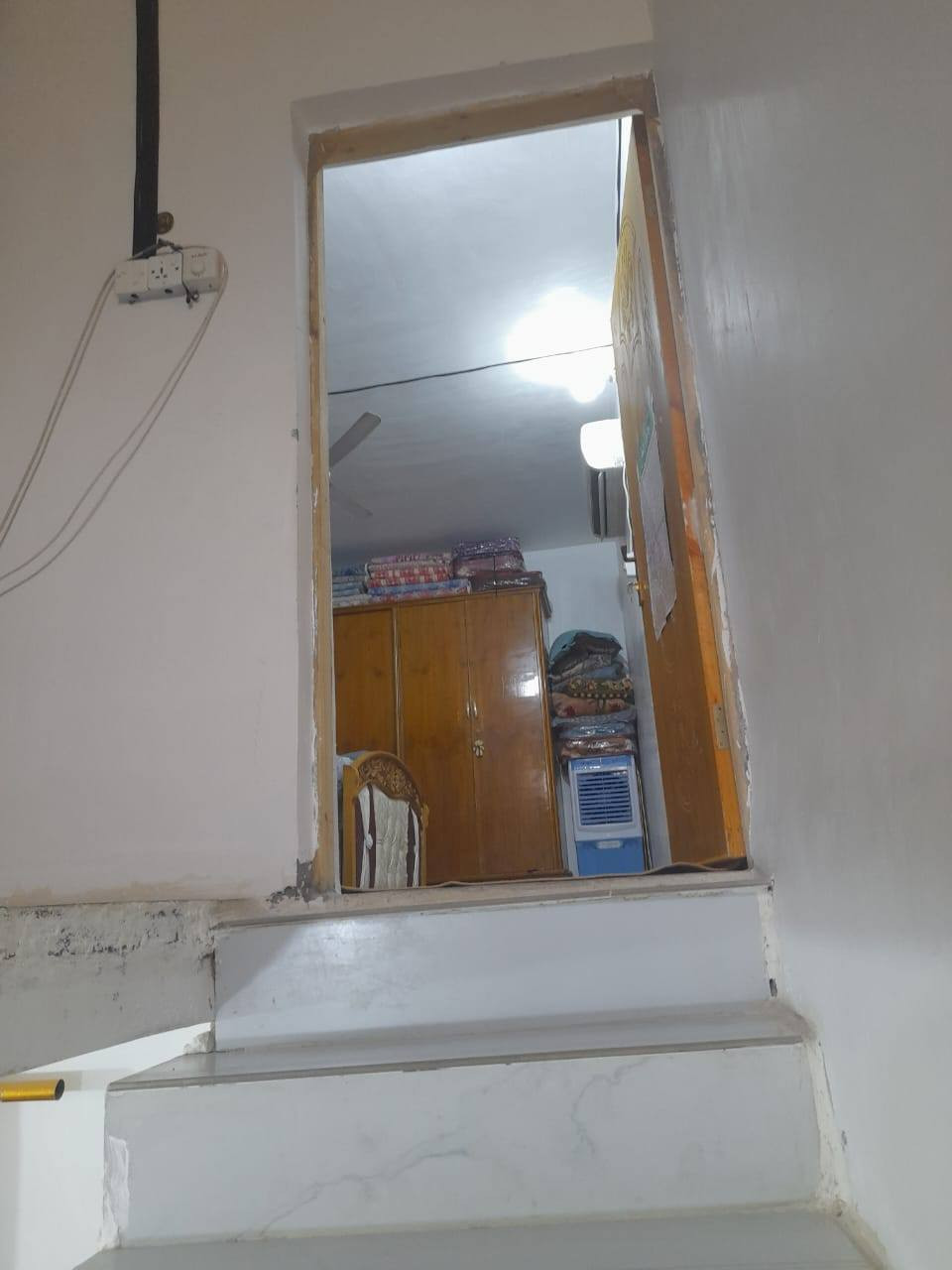 دار سكن للبيع
المكان حي الأمين الأول قرب هاجر كلش ثاني بيت عن الشارع الرئيسي مال هاجر 

المساحه ٥٠متر 

البناء عكاده نضيف جدا ترميم جديد 

السعر ٤٨ وبي مجال قليل للإستفسار اكثر مراجعه مكتب الروان للعقار  للعقار 

اتصل على الرقم 

*********** 
***********

@إشارة #
