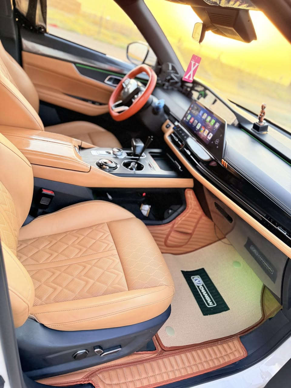 ‏السيارة مثل ما معروف عليها فول مواصفات سيارة نظيفة 95%
‏كلش حلوة وتعبانة عليها مشتغلها عازل صوت أربع بيبان عازل الصوت كامل للسيارة أرضيات تفصال على لون الداخل السيارة 
‏السعر 36, مليون بيها مجال تفاوض شراي اتصل رقم الهاتف *********** عنوان السيارة بغداد الحسينية المعامل
