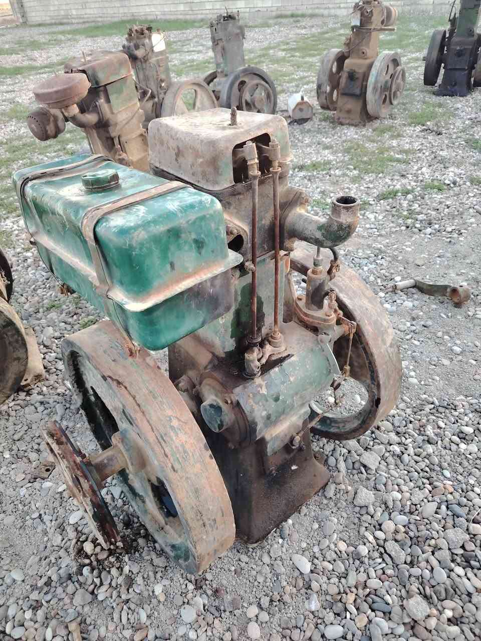 سلام عليكم ورحمة الله وبركاته للبيع جميع انواع المولدات كل واحد وسعرو عنوان كركوك حويجه الاتصال على الرقم ***********
