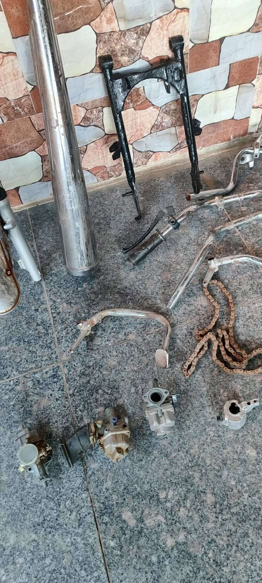 متاحح صدر نامه + صالنصه+ويل خلفي +ماشه+كابريته عدد 3 +سكان عدد3+ دوسه بريك عدد2+زنجيل +واير كلج وقبق بانزين ومال بريك ×××مكاني دوانيه (حي الوحده)


**إذا كنت صاحب هذا الإعلان وتريد حذفه لأي سبب، رجاءا أرسل رسالة إلى الدعم الفني**