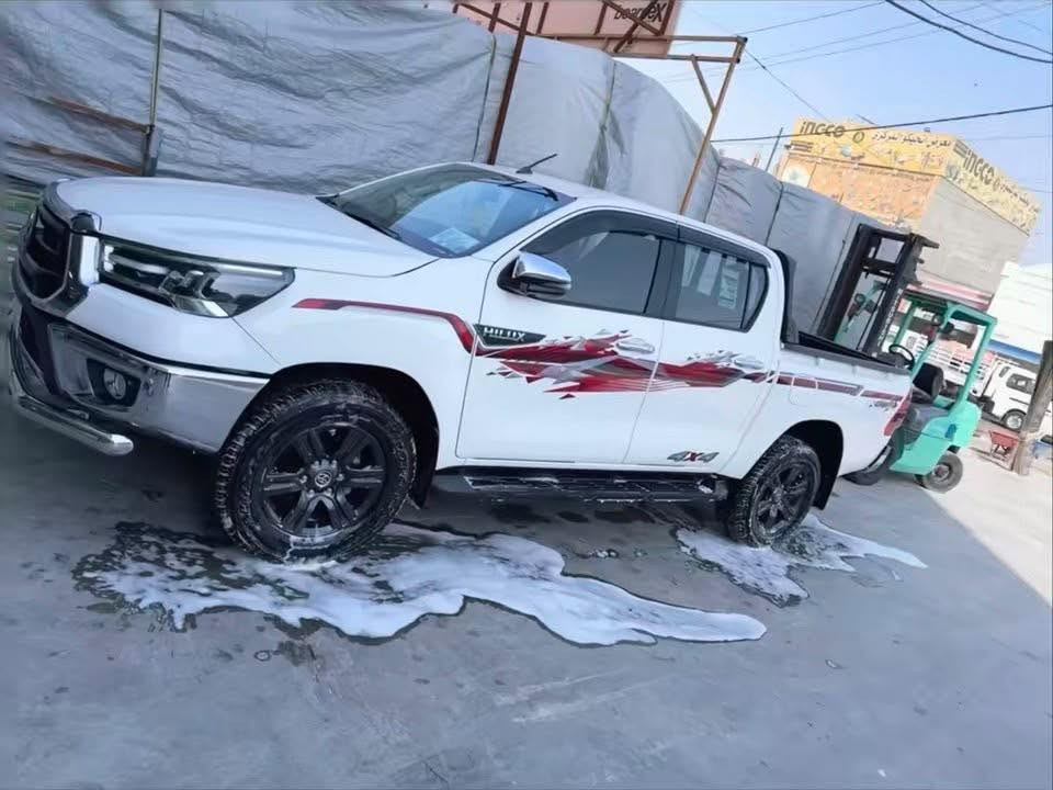 البيع هايلوكس 2022شركه ساز رقم بغداد بسمي ماشيهً60لف بيها مكان بارد واحد  باقي السياره كفاله عامه من شخط من صبغ سياره جديدة مكان السياره بغداد وهذ رقمي ***********السعر 290بيها بسيط
