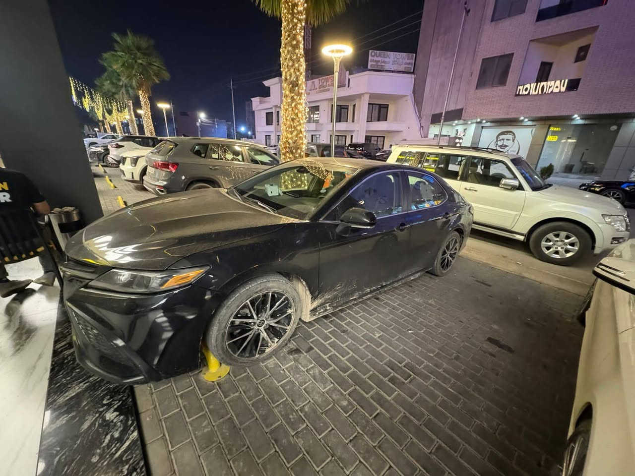 كامري للبيع موديل 2023
مواصفات SE رقم صلاح الدين تحويل مباشر سيارة جاهزة بجم كبس ضرر خلفي جاملقات ثنين وصندوق تعديل عل بارد السيارة قطرة صبغ مابيها بدون دواخل سيارة جاهزة 
ضرر خفيف السعر 195 وبيها مجال لشراي 
مكاني الزويه ***********
