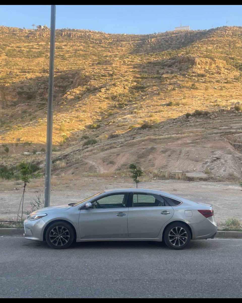 تويوتا افلون موديل 2016 فول بس بدون فتحه 
كشن جلد و هيتر قطعتين بدون دواخل باب و جاملغ نفر 
بصمه راقم *********** زاخو, دهوك
