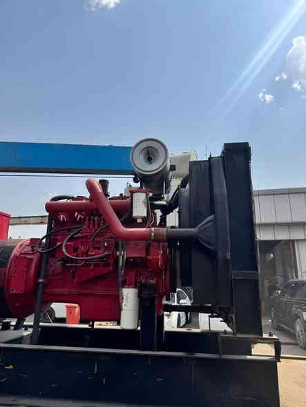 سلام عليكم 
دايو دوزان 3 كوارات 
6 سلندر 220kva
اوربي  شرط لاصرف لابخار 
***********
