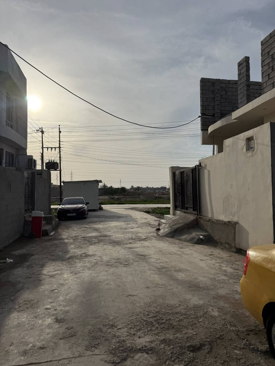 السلام عليكم 

يوجد قطعتين للبيع كل قطعة 100 متر طابو زراعي سند 25 ويوجد ماء وكهرباء وكامل خدمات وبناء حديث

الموقع/ حولي التحرير او شارع عمر بن عبد العزيز بالقرب من محطة الكهرباء القديمة خلف مكتب صلاح زيني سابقا 

السعر 26 وبي مجال للشراي 

للإستفسار الاتصال على الرقم/  ***********
