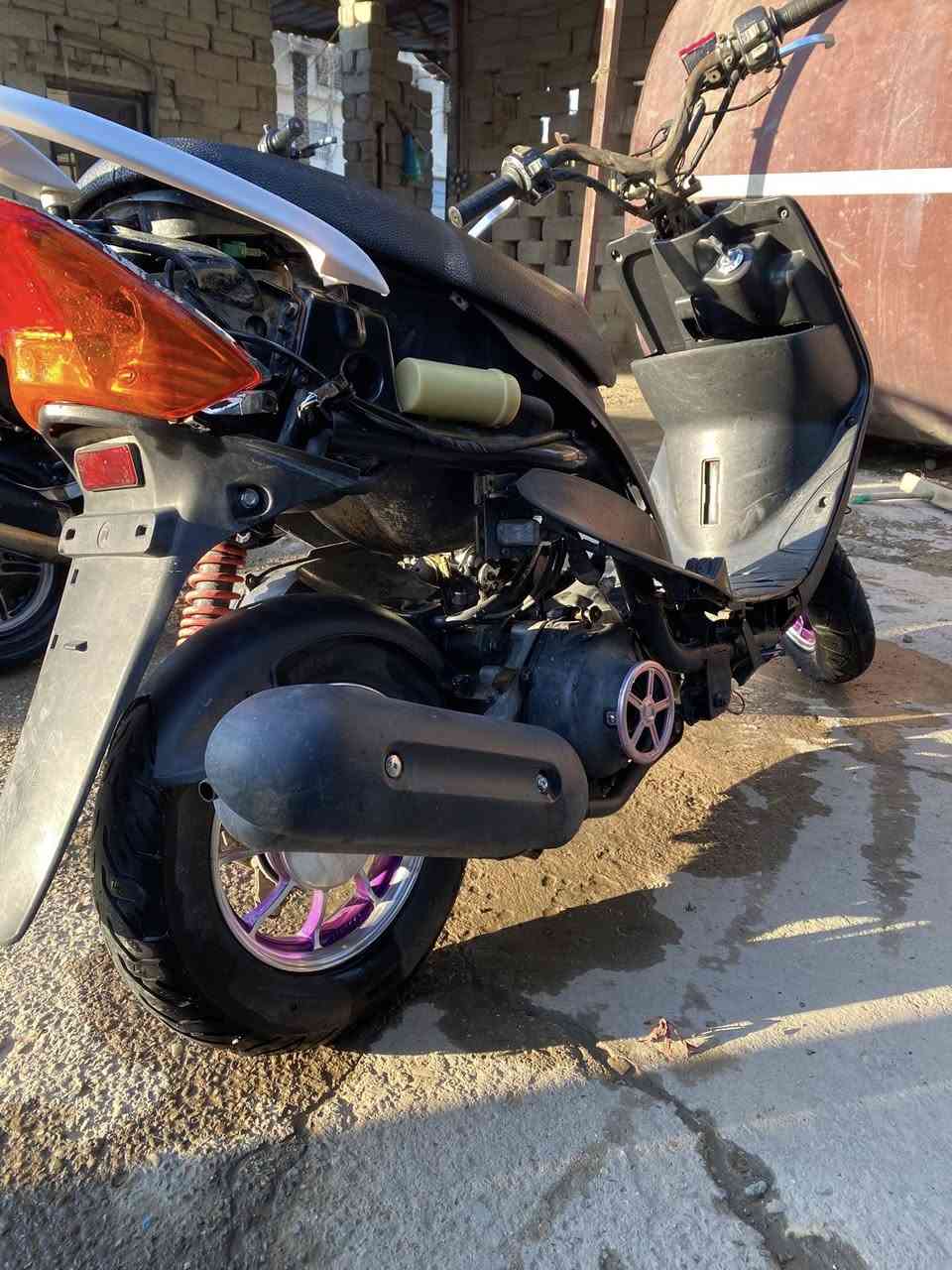 السلام عليكم عدله مال لعب تعمير جديد بيها طابوكه مال رمبه بلاديه ناعمه صوتها ما ينسمع نكره بكل وكت بيها ويل مشيف رياضي وقبغ عمبار وقبغ فلاوين ويدات بريك للبيع او مراوس  مكاني شهداء البياع *********** حسين
