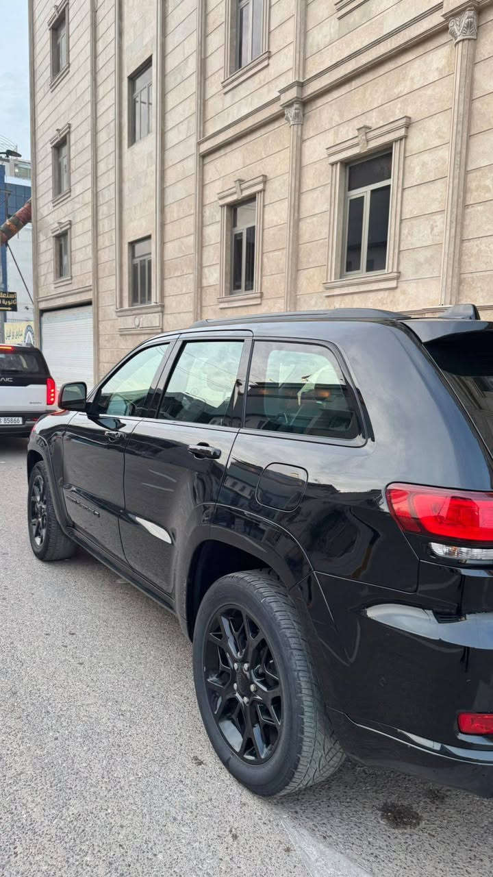 سياره جيب اسود موديل ٢٢ رقم بغداد تحويل من بسمي تحويل من البصره خليجي واحد على واحد فئه سي مكفوله مكان السياره البصره الجزائر اتصال *********** البصرة, العراق
