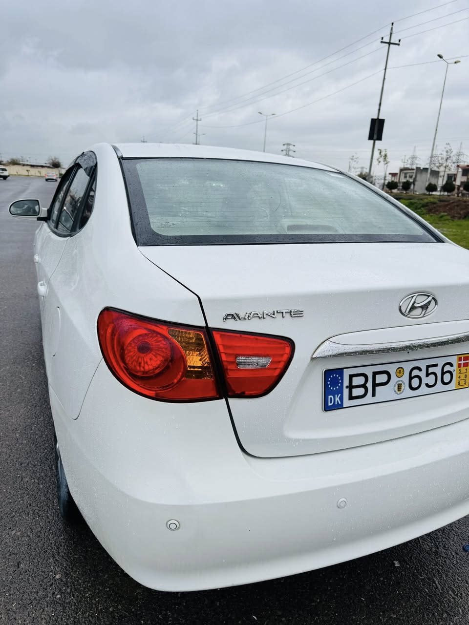 هۆندا ئاڤانتی بڕاوە 2010
گێر مەکینە تەبرید بەشەرتە
دەعم و لێدراو خایس و کەڤەر بەشەرتە
ناوزەرد سوکان ڤۆلیۆم و تەبرید لەمس
بیلاد بلوتوز ویل گەورە کوشن هیتەر
کامل مەسرەف کراوە ماڵی دۆستە
سەقف وەک شوشەیە یەک شوختی نیە
نرخی ٥٧ گەڵا و مجال
***********
شوێن چوارقورنە
