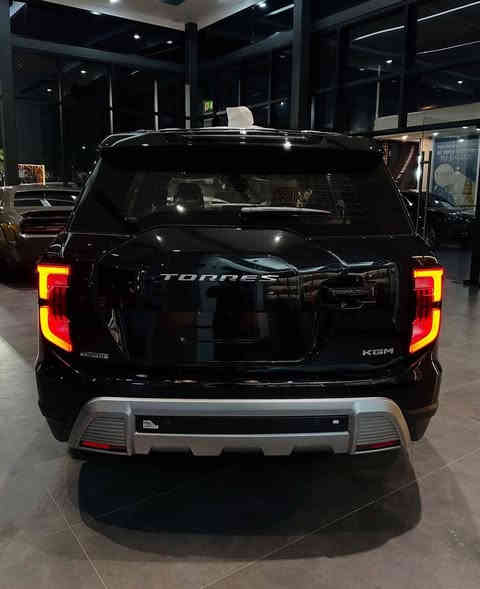 Torres (KGM) 
توريس من شركة سانك يونك الكورية 
بأقساط شهرية على 6 سنوات وبدون حجز مروري
ضمان گير ومكينة 3 سنوات  
سيارة شبابية عصرية التصميم كامل مواصفات 
مواصفات السيارة 👇🏻 
فئتين 4WD , 2WD
محرك 1500L Turbo 163HB
الگير من شركة أيسن اليابانية AT6Speed
كشنات جلد كهربائي تدفئة وتبريد مع ذاكرة حفظ وضعية المقعد 
حساسات امامي خلفي وكاميرا خلفية 
فتحة بالسقف 
بصمة 
شاشة لمس تدعم النظامين Apple Carplay, Android 
مري كهرباء شفط 
ABS , ESP 
والكثير من المواصفات 
تتوفر بالنقد والاقساط 
للحجز واتساب 👇 
***********   مهندس علي حلة
