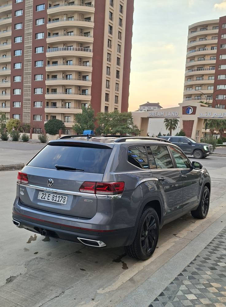 بسم الله الرحمن الرحيم
Volkswagen Atlas SE 2022

الموديل : 2022

اللون : نفطي
7 راكب 
حجم المحرك : V6 سلندر (3.6L)
السيارة بدون صبغ حتى دعاميات مابيها صبغ رقم شاصي موجود بالمنشور 
مرقمه جاهزة بسمي السيارة 

عداد المسافة : 41 مايل
المواصفات : SE
بانوراما 
بصمة تشغيل
بصمة أبواب
تشغيل عن بعد (Remote Start)
صندوق شفط كهربائي 
رادار أمامي (تحديد مسار)
رادار جانبي (نقاط عمياء)
رادار خلفي (تحذير من الاصطدام)
تبريد مركزي لمس
كشنات جلد+تدفئة
كشنات كهرباء
دشبول ديجيتال
هاند بريك بصمة
Android Auto 
Apple Car Play 
مانع انزلاق+ABS
شاشة كبيرة لمس
حساسات خلفية+ كاميرا 
تحكمات استيرن
اوتو ستارت Auto start 
اوتو ستوب Auto Stop 
منافذ AUX+USB
وبقية المواصفات المعروفة
 السياره حيل نضيف جاهزه هزة فحص رقم سنوية جديد بسمي السيارة تخم تايرات جديد السياره مابيها اي مصرف بشرط مكاني سليمانية للاستفسار اكثر *********** أربيل, العراق

