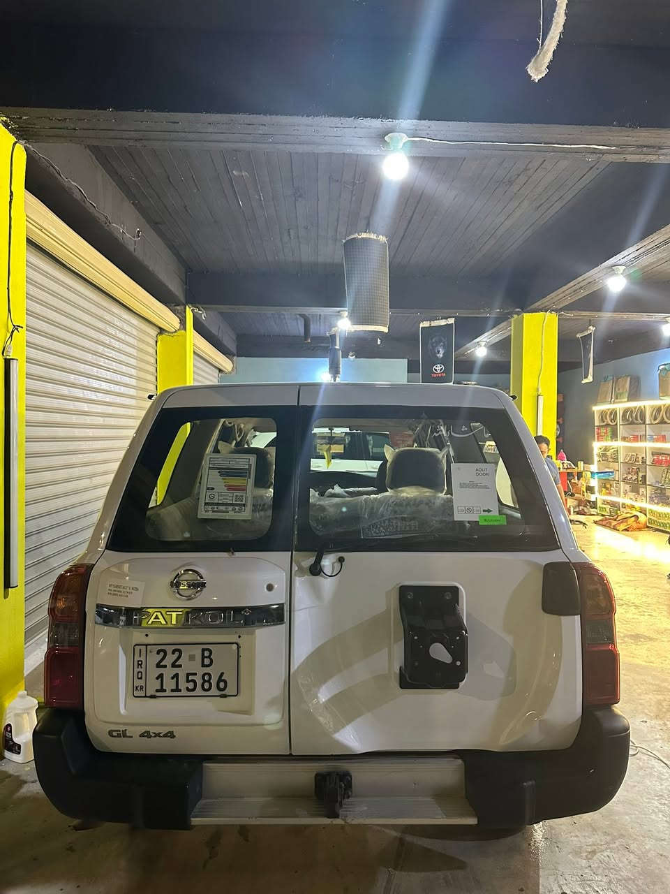 نیسان پەتڕۆڵ ٢٠٠٥ بێ لێدران بێ بۆیاخ 
سەیارەکە ماشەڵای دەوێت لەجوانی 
هەموگیان بەشەرت سەنەوی نوێیە
 غازو بەنزین
٤تایەو ویلی لۆکی لەژێرە 
نمونەیە لەجوانی 
شوێن ڕانیە
نرخ١٥٠$
ژ.م ***********
تکایە گەر موشتەری نیت 
سەرمان مەیەشێنە
لەگەڵ رێزم
