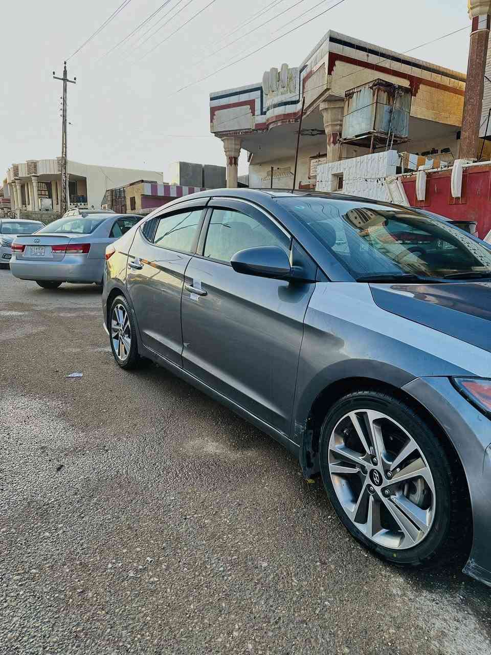 السلام عليكم ورحمة الله وبركاته اخوان

النترا 18 انبار مكينه شرط ع وضع شركه 

السياره بيه قطعه وحده صبغ جاملغ امامي وبارد بل بنيد   تبريد صدر تخم تاير كله 100 ب100 

مواصفات معروفه تحكم ستيرن

كأمره 
ثلاث انظمة قيادة

رادار جانبي 

شاشه turpo 

داخل صاج 

وبقيه المواصفات معروفه 

مكان سياره 5كيلو
ريدها ب119
رقم تلفون***********
