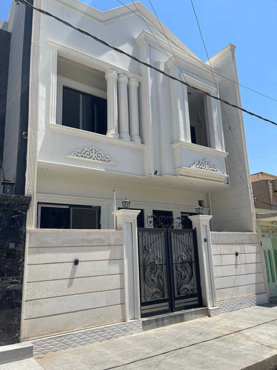 دار للبيع 🏠 

الموقع 📍 حي السكر مقابل جامع النبأ العظيم 🕌 وقريب من متوسطة الحرية 🏢

بناء حديث زيرو فارغ 🔑 

المساحة 100 متر ✳️.            واجهة 7 ونص ❇️ 

شارع تبليط بعرض 12 🛣️ 

طابقين كاملة ✅ 4 غرف نوم 

طابق الارضي/ غرفة نوم/  هول مفتوح على الاستقبال/ مطبخ/صحيات ⭐ 

طابق ثاني/ ثلاث غرف نوم/ هول/ صحيات/ بيتونة ✨ 

للاستفسار اكثر الاتصال على الارقام التالية 👇 

*********** 📱***********📱 ***********📱

السماك لتجارة العقارات 👉 
عنوان المكتب 📌 حي الصديق بعد مرطبات البحرين سائدين الصديق الرئيسية مقابل مدرسة تبارك الاهلية 👍 مكتب السماك لتجارة العقارات
