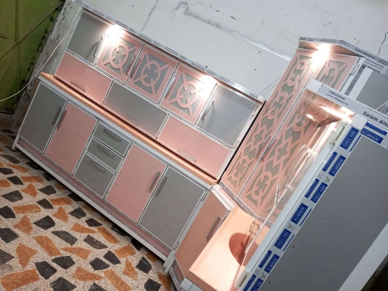 يا رزاق للبيع السعر 850 أخو الجديد تسكام الثقيل خمس أمتار ارضي أو خمس أمتار معلق كله  مرمر الشراي يراسني خاص ادزله الفيديو والعنوان ***********
