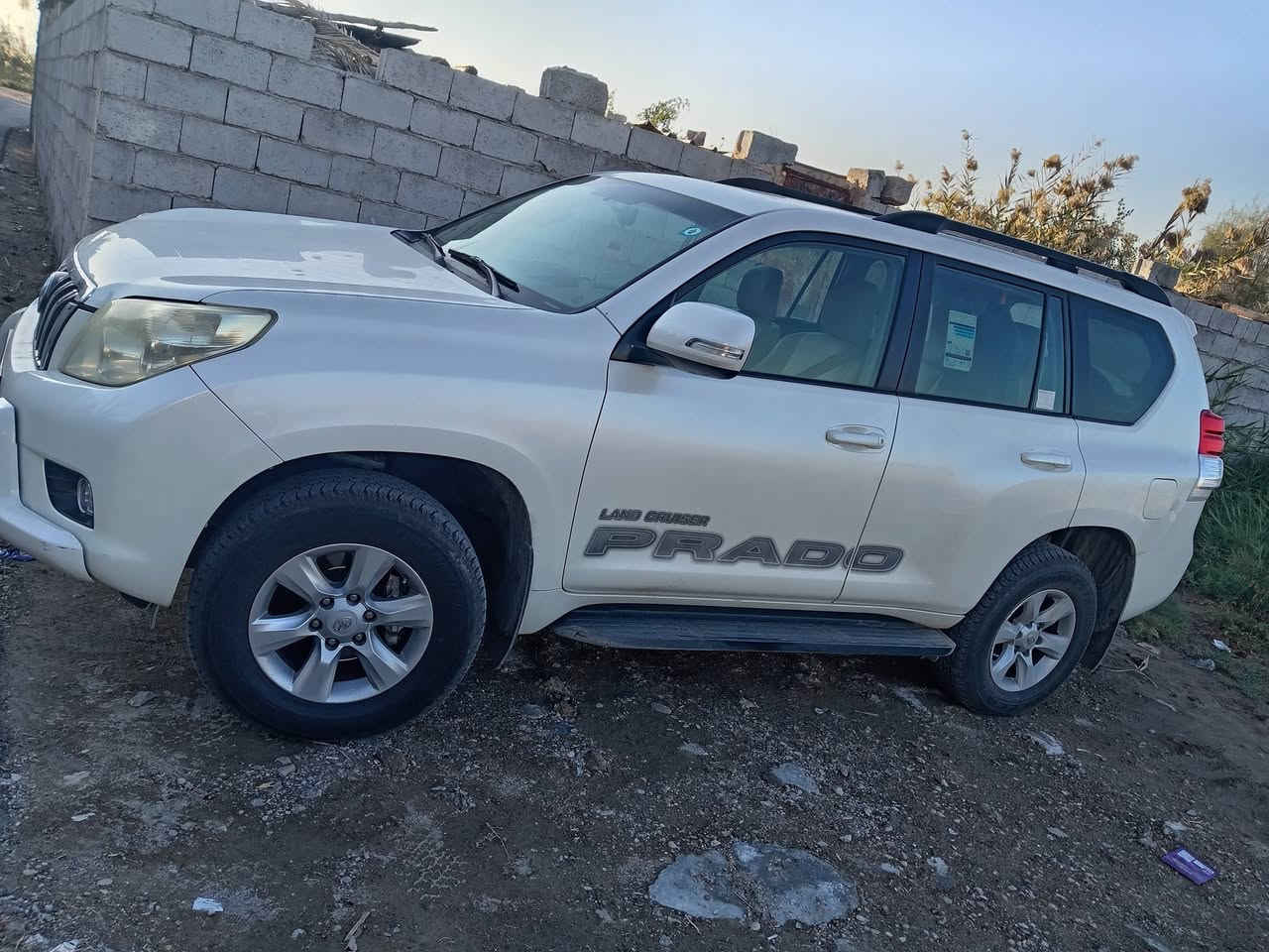 للبيع برادو 2012 مكفوله كفاله عامه ماشيه 145 بصمه  محرك 6V تخم تاير ياباني جديد هزه جديده سنويه جديده السياره شوفة العين ***********
