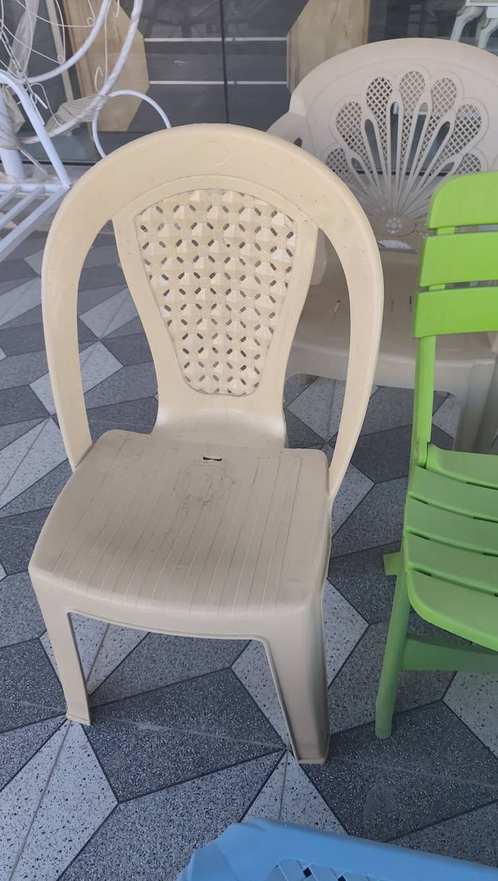 جدد مساحتك مع كراسي البلاستيك المميزة جودة عالية وتصميم عصري ومريح. متوفرة بسعر الجملة للطلب الكبير، مع خدمة التوصيل لجميع محافظات العراق.💯💯
الموقع المسيب حي المعلمين قرب مفروشات الربيعي 🌸
للاستفسار***********
