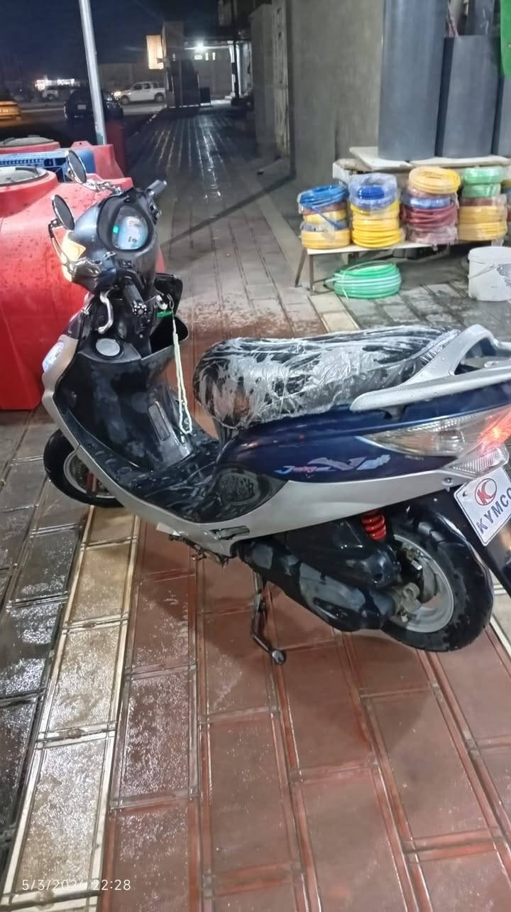 سلام عليكم دراجه كامكو v2 مديل 13 فحل للبيع لدراجه نضافه 90% مكان شطره لسعر  850 وبيها مجال بصيط كلش  خاص موجود ورقم بي واتساب/ *********** / ✈️🤍
