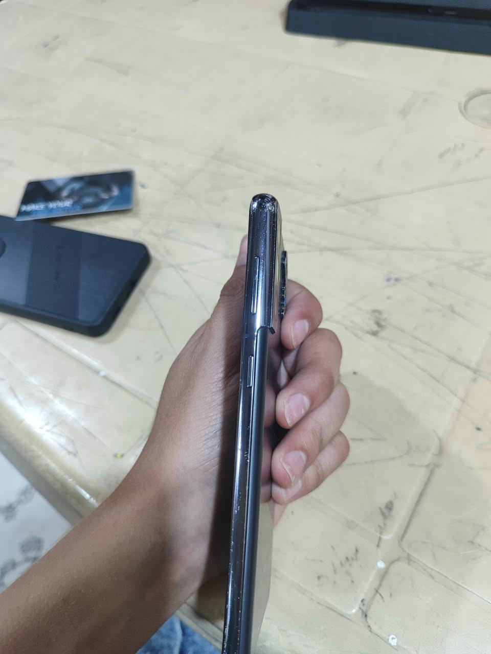 سلام عليكم سامسونج اس 21فايف جي كفاله جهاز ذاكره128فقط كامره ما تشتغل بس بل برامج تشتغل مكان حيانيه سعر 225 رقمي***********
