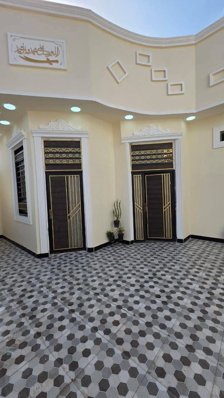 السلام عليكم ورحمة الله وبركاته 👋
اللا ستفسار ***********

توفر دار سكن للبيع  سعر جداً مناسب 

بناء حديث سنة البناء 2026

المساحه 210 م مربع

على شارع 9م

جميع الخدمات متوفره

محتويات البيت ⬇️
دوانيه
صاله
مطبخ
غرف نوم 2
صحيات داخلي + خارجي
كراج

نوع العقار : طابو ملك صرف زراعي عراقي سند 25

العنوان .. بصره كوت ثويني مقابيل صناعية حمدان

فارق جاهز للسكن 

السعر 120بي مجال

للاستفسار ***********
