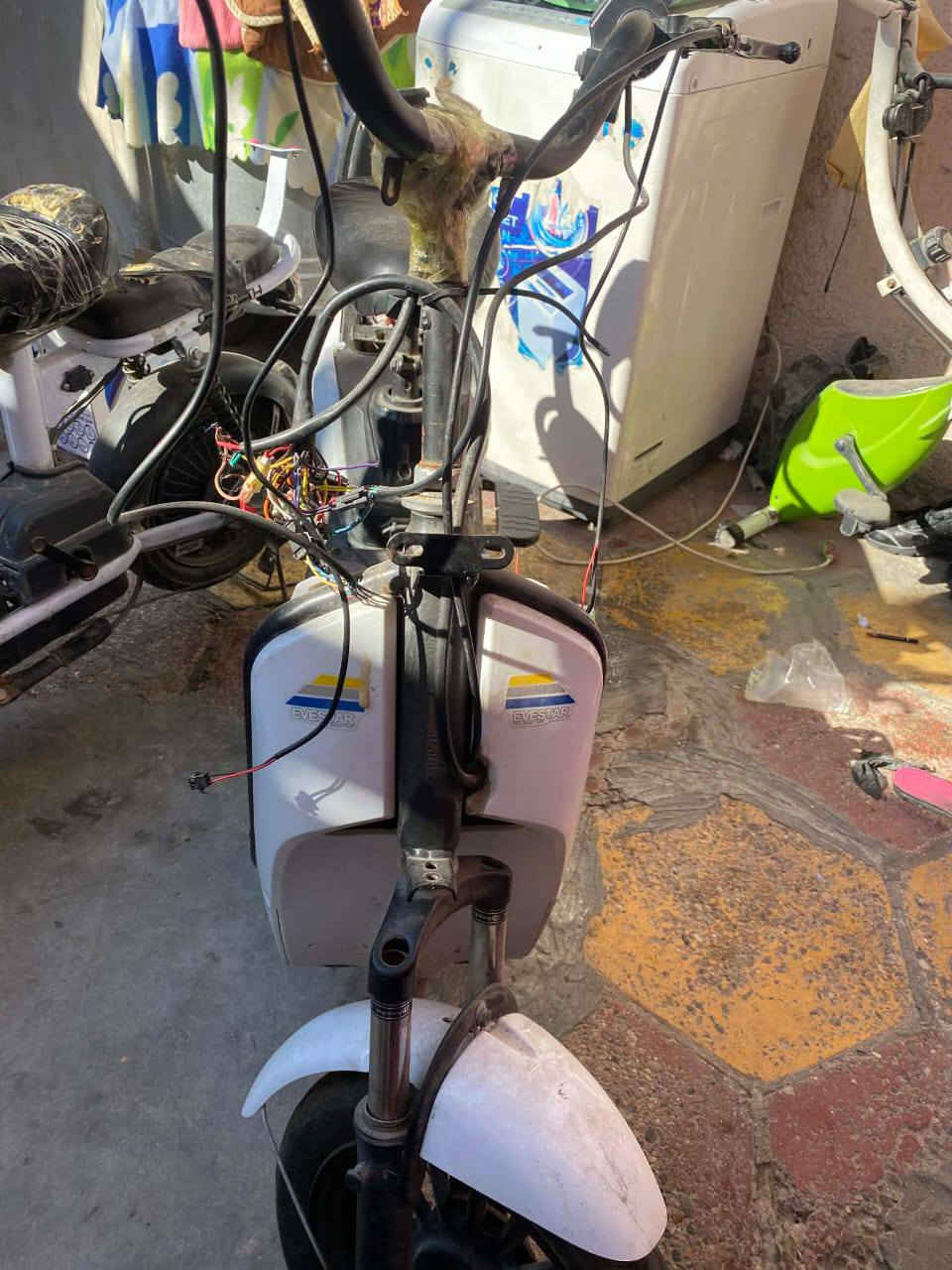 دراجتين شحن للبيع شخارات السعر اثنينهن 180وبيهه مجال مكاني بغداد الشعله حي الجوادين رقم ***********
