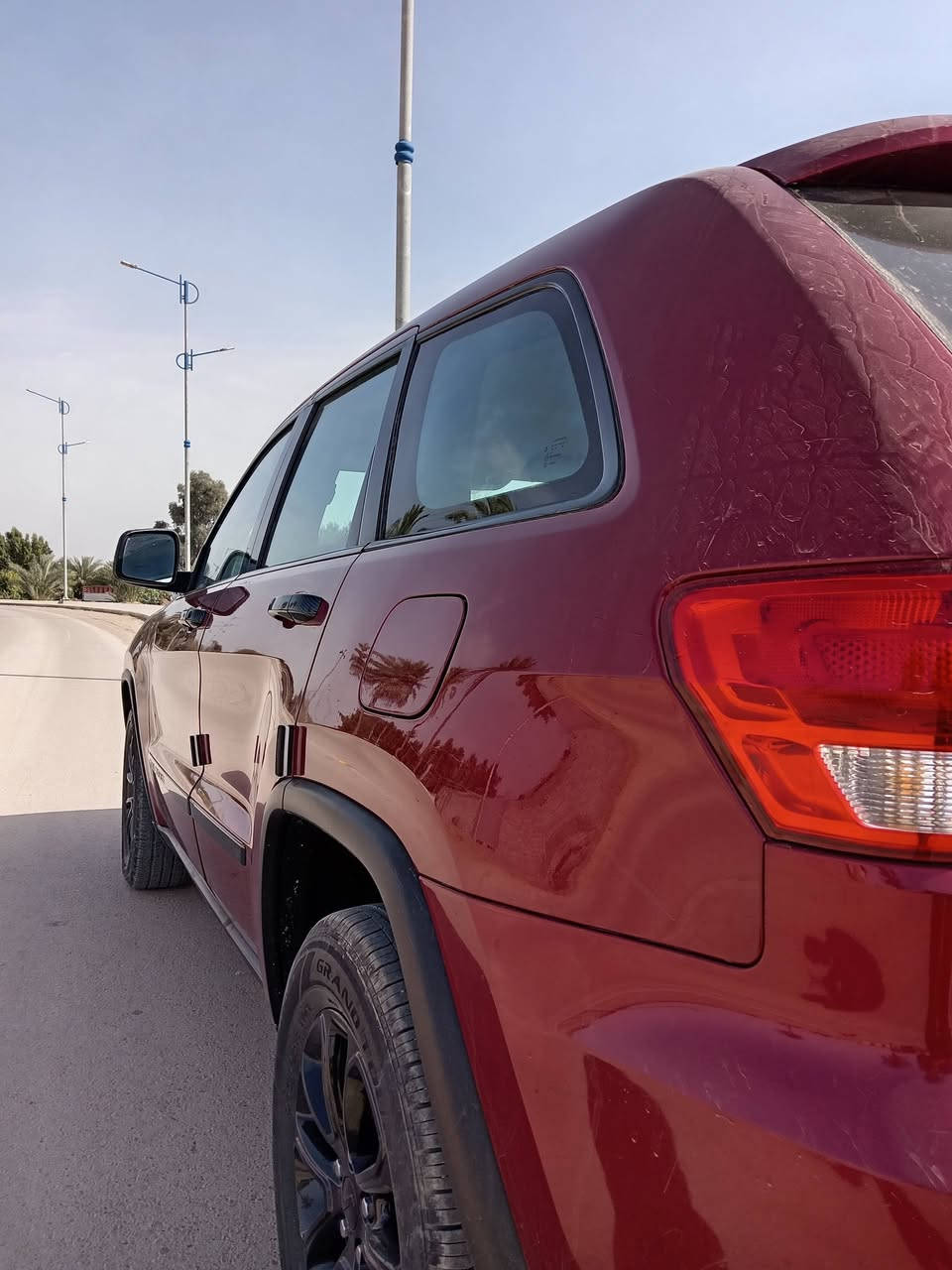 سلام عليكم
جيب شيروكي 
موديل 2012
وارد امريكي
لون احمر 
رقم بغداد مكاني كوت 
السيارة تخبل وخير من الله السيارة دواخل فول حساسات كلة شغالة السيارة موضحة بل سونار ادناة. 👇🏽
تحويل ثاني يوم مكاني كوت 
اي استفسار هذا رقمي 

***********
***********
