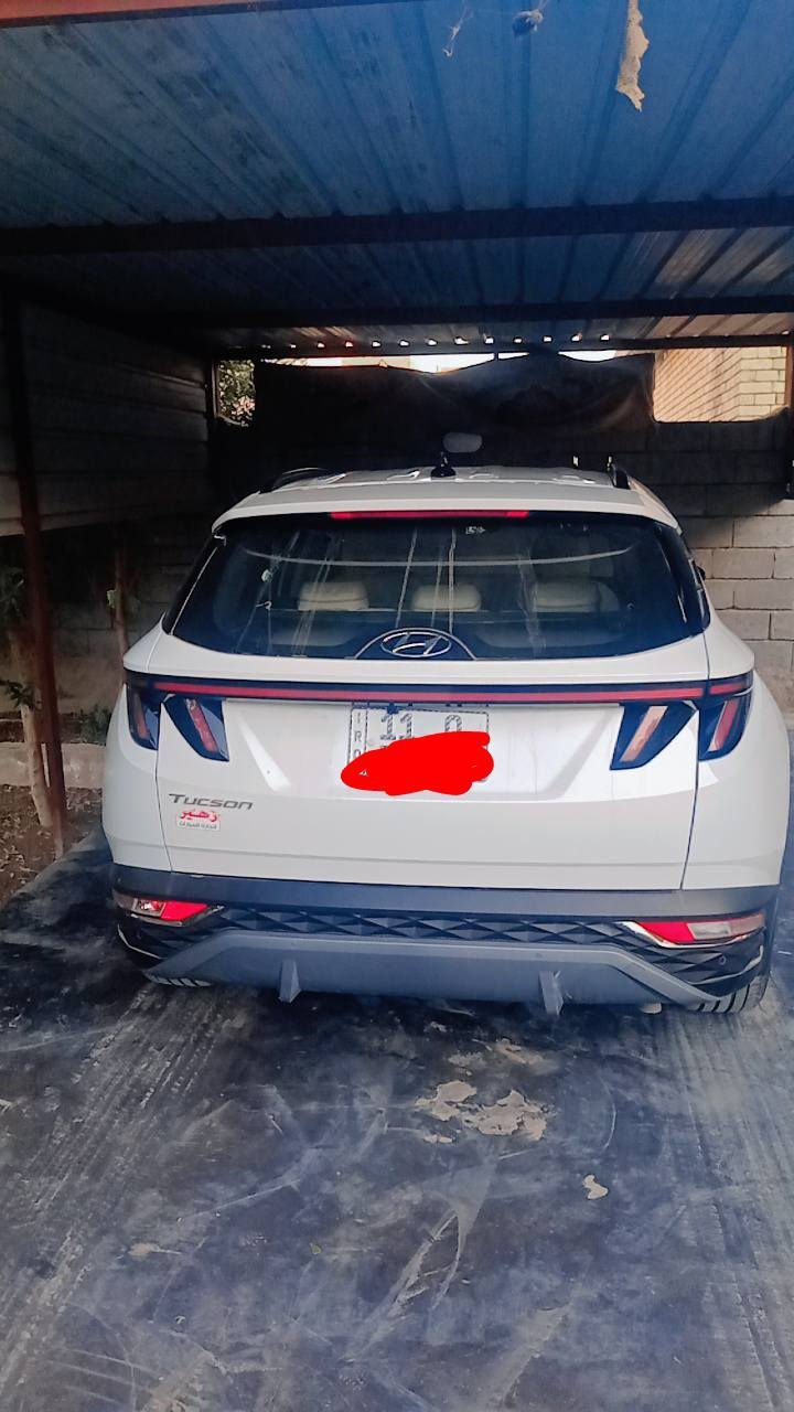 سلام عليكم للبيع توسان ٢٤ خليجي فول  مكفوله كفاله عامه
موصفاتها 
1_بصمه تشغيل وبصمه ابواب وتشغيل عن بعد 
2_تحكمات فول 
3_رقم بغداد بسمي 
4_سعر 235بيها مجال للشراي 
السياره لوك جديده ماشيه 40 للتواصل ع رقم ***********
