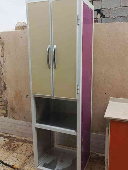 كاونتر3قطع سنك متر والمعلق مترونص سعر200بي مجال عنوان حي التضحيه شارع العلوة***********
