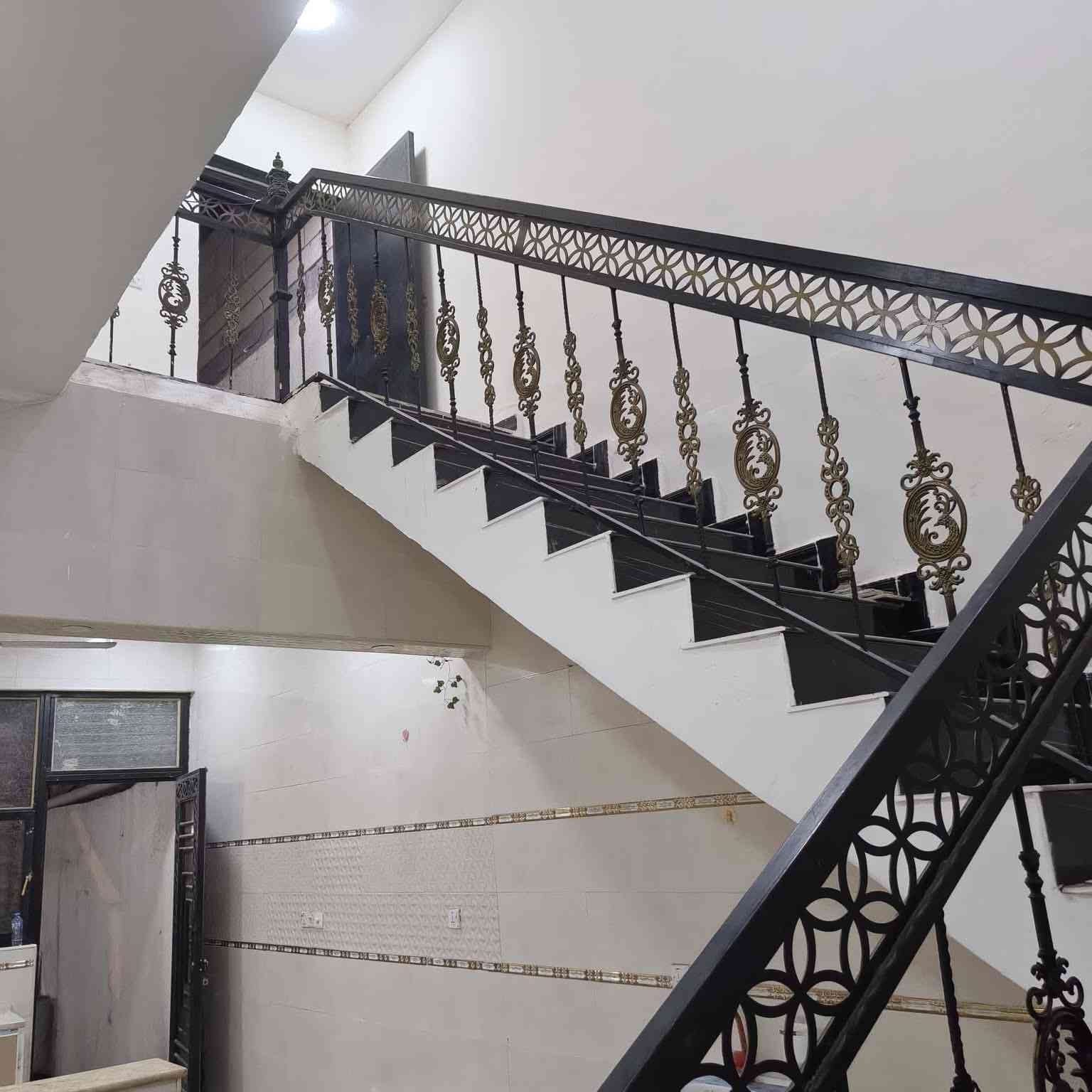 بيت للايجار في الحكيميه قرب القياده يحتوي على غرفتين وصاله وستقبال ومطبخ وصحيات سعر الايجار 750 قفل للمزيد من التفاصيل، يرجى مراسله على واتساب
 ***********📞
