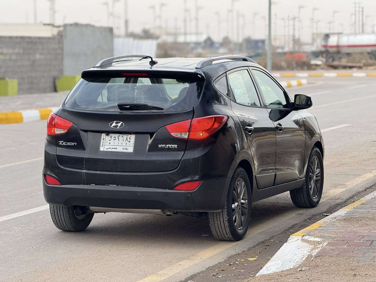 السلام عليكم
توسان 2015 وارد امريكي بيها قطعة صبغ واحدة فقط بدون دواخل  الباقي (كفالة عامة ) مكينة كير خير من الله لاتنقيص ولا تبخير رقم بغداد سنوية ل28 كشنات كهرباء كشنات تدفئة تبريد تحكمات ستيرن +مانع انزلاق+نضام يكو اقتصاد بانزين تخم تاير تخم ويل واضح تبريد منضومة جديدة كاملة مكملة من كلشي منضومة لايت زينون  السيارة حلوة ونضيفة بل واقع احله من الصور 

السعر 125 وبيها مجاال بسيط
مكاني واسط الصويرة 
***********
