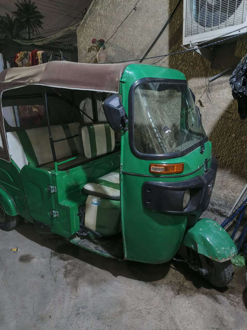 سلام وعليكم
سلام وعليكم 
تكتك 21 مثل  ما موضح ب تصوير  تكتك خير من الله كبل لشارع رقم وسنويه تحويل ثاني يوم / المكان بغداد الزعفرانية شارع الكهرباء متواجد ع رقم فقط !  / ***********
