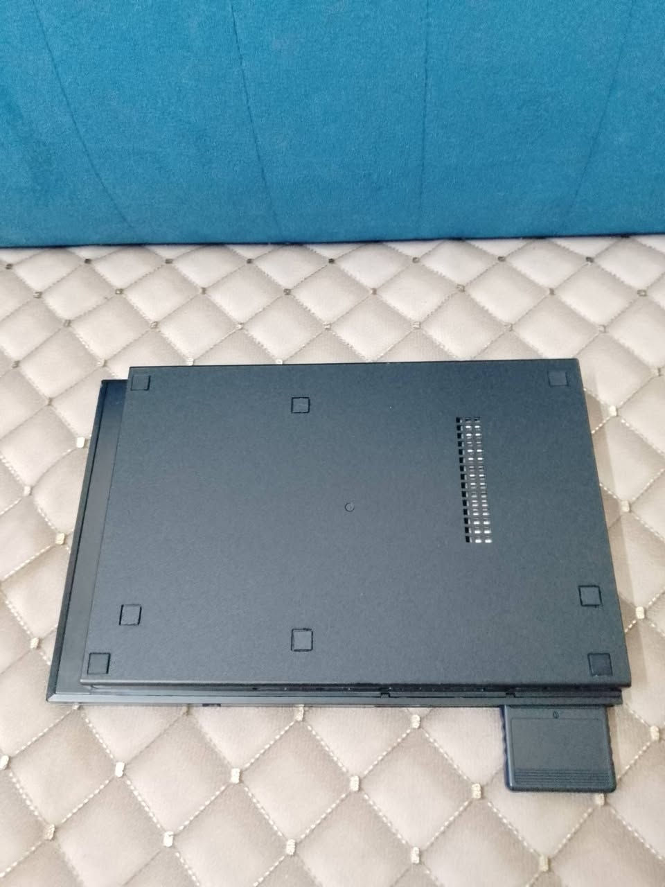 السلام عليكم.للبيع بلي2 سلم نظيف جدآجدآ.+جوستكات عدد2اصليات بس الكير اليسرة شوية تعبان.+ميموري وكيبلات الكهرباء والصورة.+اقراص عدد9 متنوعة.العنوان الفحامة قرب الجزيرة السياحية.مبايل***********.مع الشكر الجزيل للادمن + السعر 25 الف
