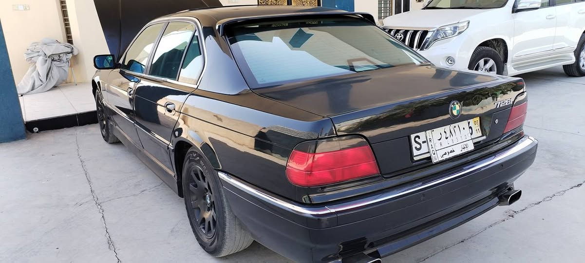 السلام عليكم بي ام كاسحه موديل ٩٦ محدثه ٢٠٠٠ حجم 728 اصل كير خير من الله المحرك بي خيط بخار مواصفات الخفاش معروفه الباقيه تبريد شغال تحكم ستيرن كير تبترونك جنطه شفط السعر 55 وبيهه مجال للطيبين  للاتصال ***********
***********
