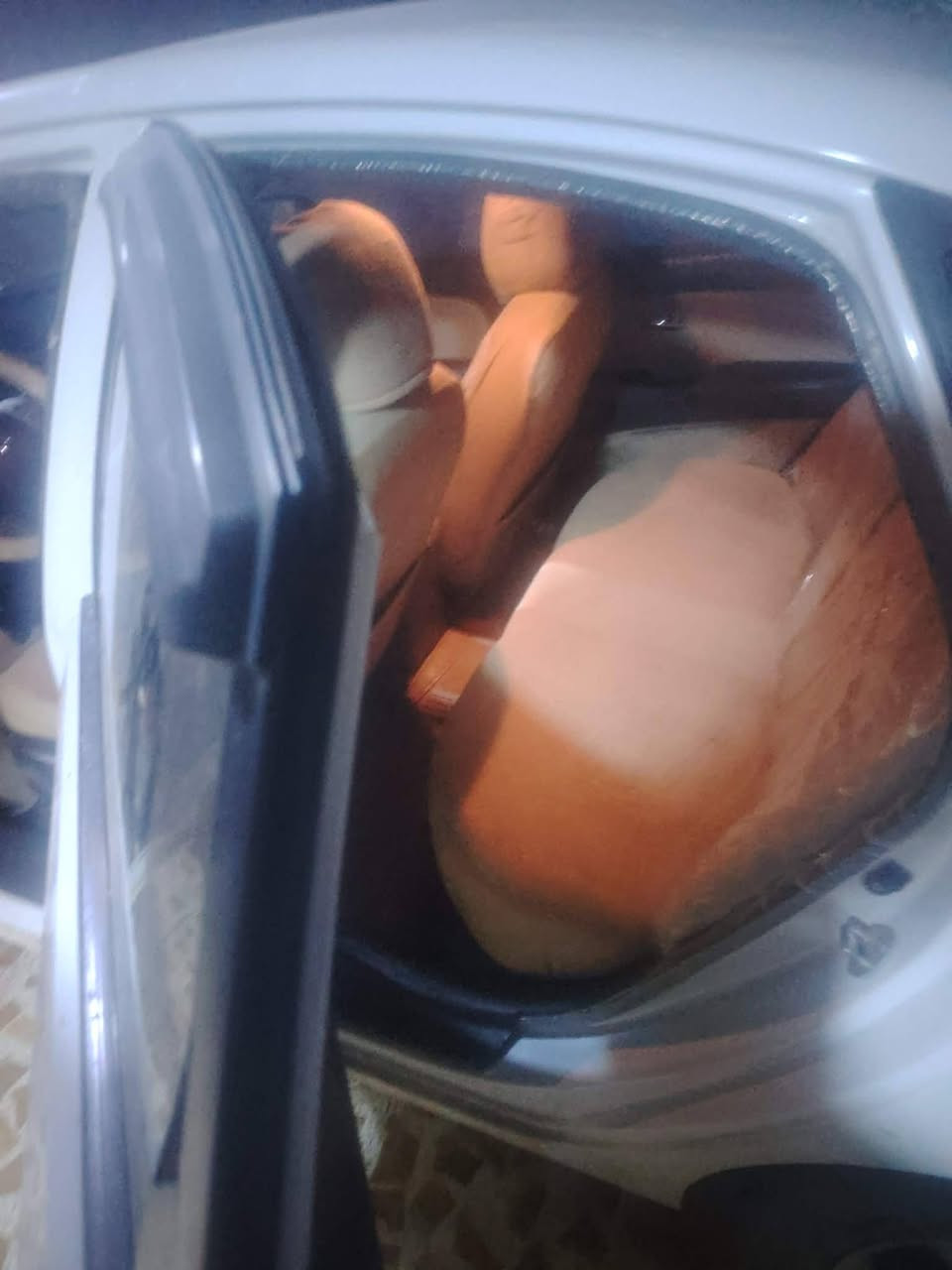 سلام عليكم انتره 2011 ضرار جاملق بخ بدون دواخل بدون معجون كابون بانزين موجود محرك وكير ما بيهن شي رقم نينوى الماني شرط التحويل السعر (128) وبيه مجال ما متواجد غير عل رقم الهاتف ***********
