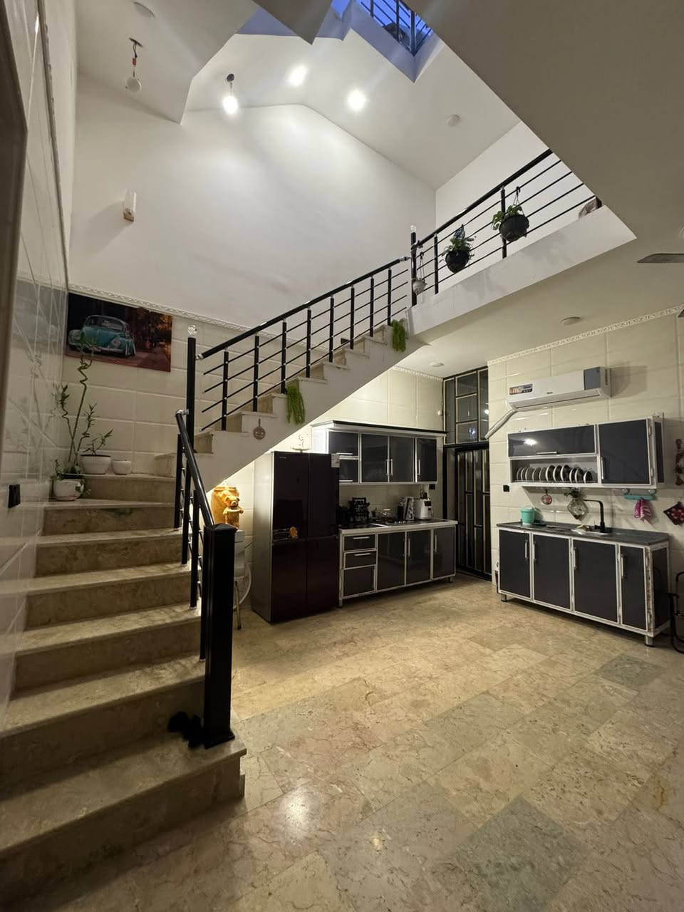 سلام عليكم ورحمة الله وبركاته
مشتمل للبيع 100م بناء 2024 

واجه 5X20 بناء نضيف 

الموقع : قرب فلكة صباح الخياط وقرب سوق حي اور الصغير 

للاستفسار ***********
