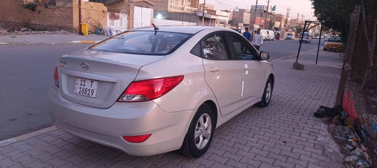 سلام عليكم اكسنت خليجي  2016 مكفولة من الصبغ وتبديل بيهة بارد قليل. سيارة احلة من الصور 
مكان السيارة بغداد الحسينية 
سعر 95بيهة مجال قليل حك الجية 
***********
