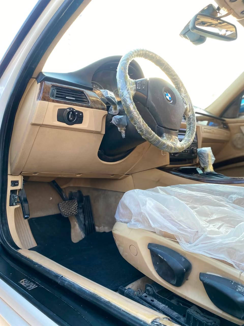 السلام عليكم اخوتي e90 2007كير ومكينه بلجيس  N52 المرغوب بيع او مراوس رقمها بغداد موازي مكانها كربلاء *********** السعر ٨٨ وبيها مجال السياره نقصها حداديه اماميه فقط
