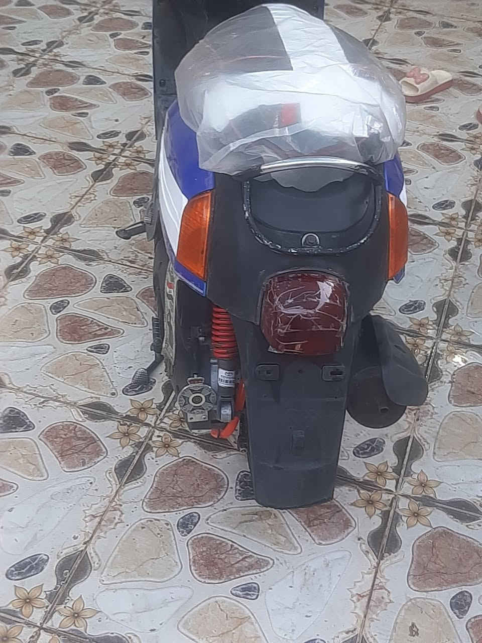 سلام عليكم شباب بوليس لبيع.مابيه اي نقص خير من الله سلف هندر يشتغل كهربايات كله شغاله. وياله رياضي. بوشته 49بلاد بعد كدامكم مكاني ديالى تحرير ***********متواجد خاص سعر 450وبيه مجالل قليل لمو شراي لا يجي
