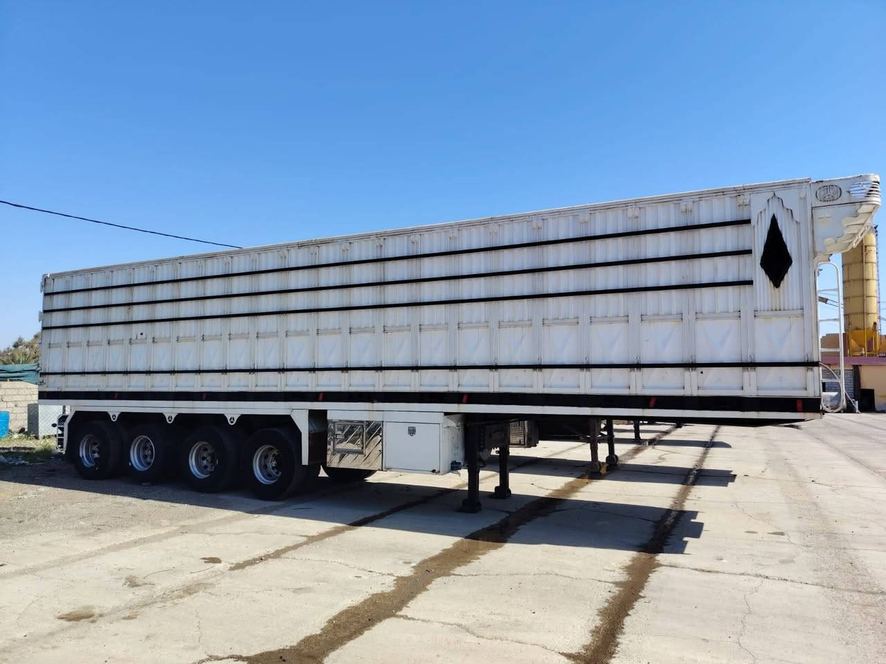 نساف للبيع علي حداد موديل 2025للاستفسار اكثر الاتصال على الرقم  ***********
