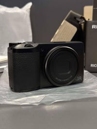 ريكو GR III • ٣ بطاريات • السليمانية